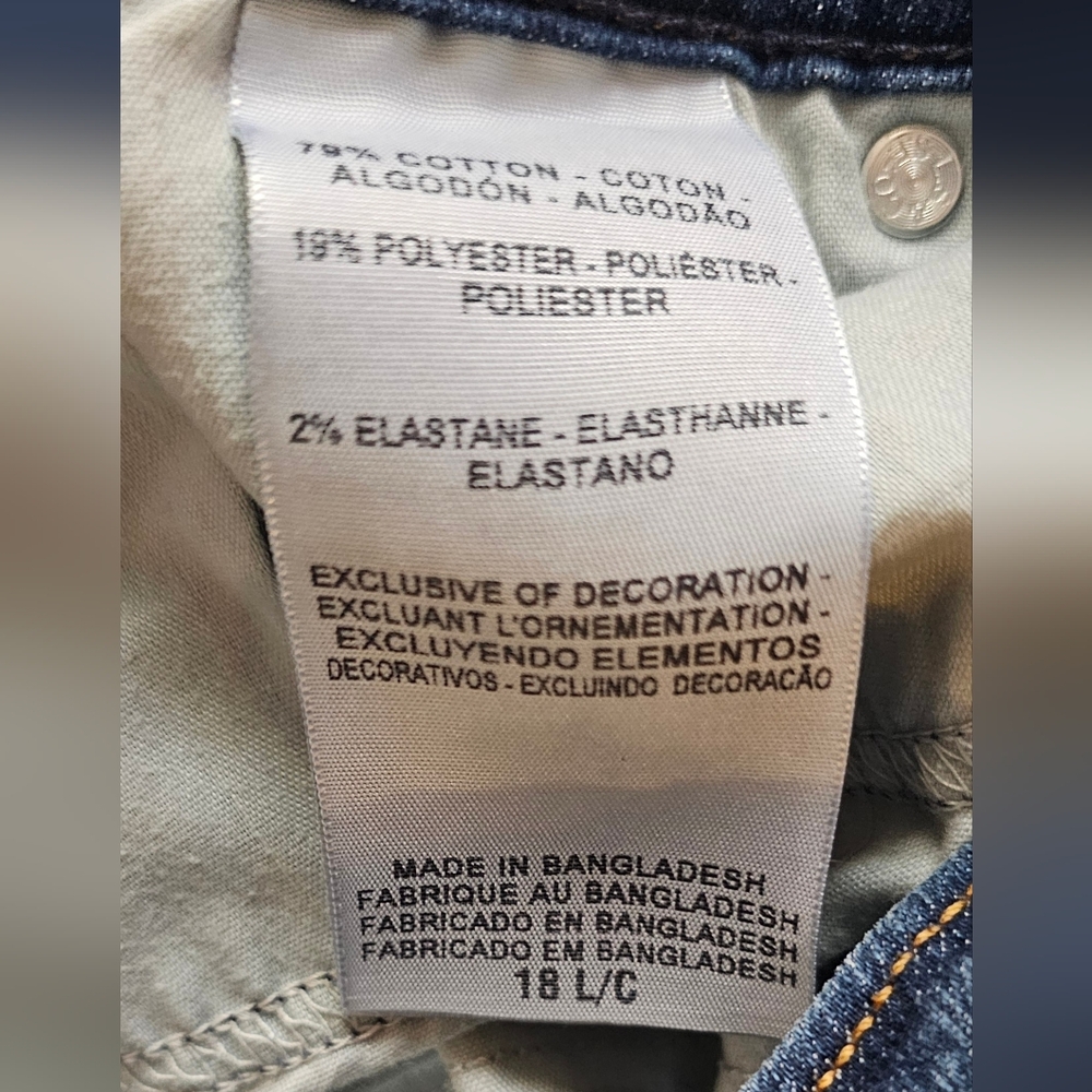 Levi's - Picture 4 of 5